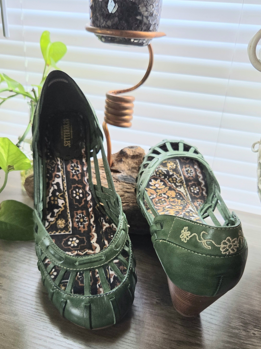 NWT Seychelles Forest Green Woven Leather Wedges Embroidered Wood Heel Size 9.5 - Picture 2 of 9